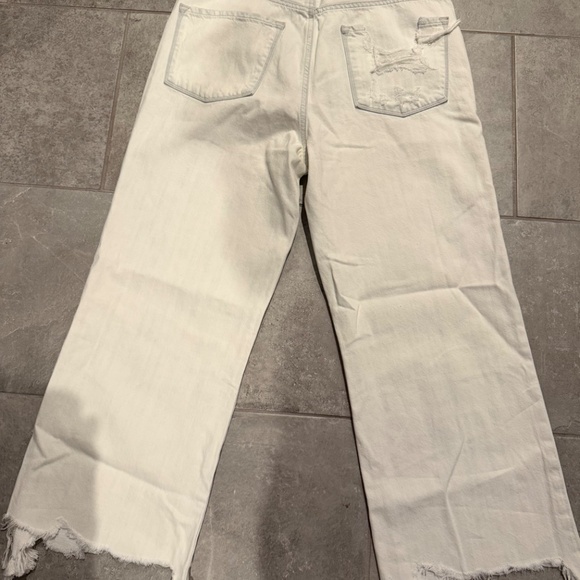 J Brand Joan Crop Jean in Vanish Destruct Wash Size 30 - Picture 4 of 7